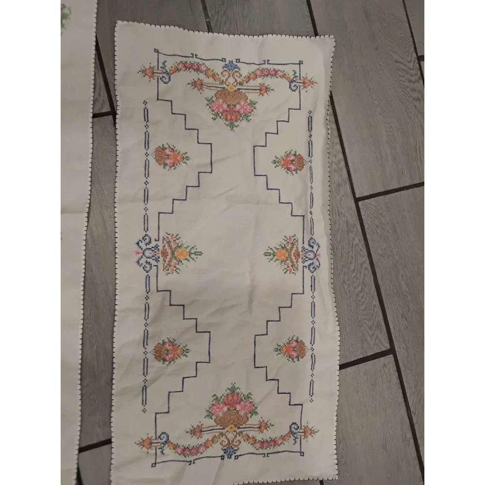 Vintage Hand Embroidered Floral Basket Table Runner Set Cross Stitch‎ White 2pc
